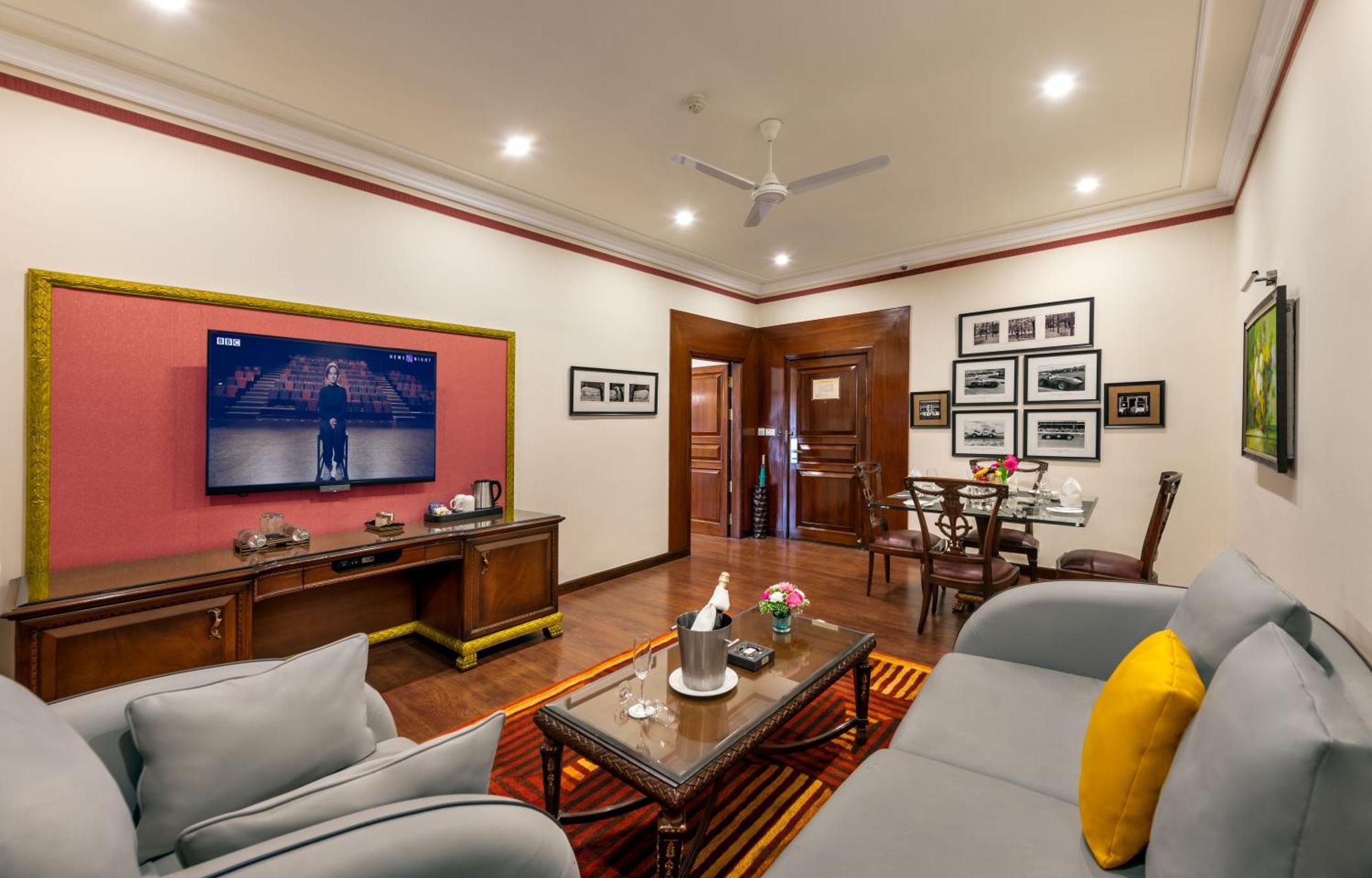 Mayfair Lagoon Bhubaneswar Exteriör bild